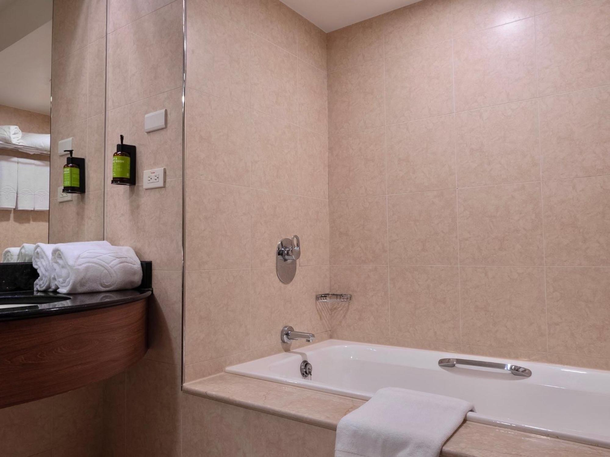 Fullon Poshtel Jhongli Hotel Csungli Kültér fotó